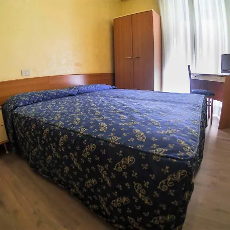 Dei Leoni Монтеротондо